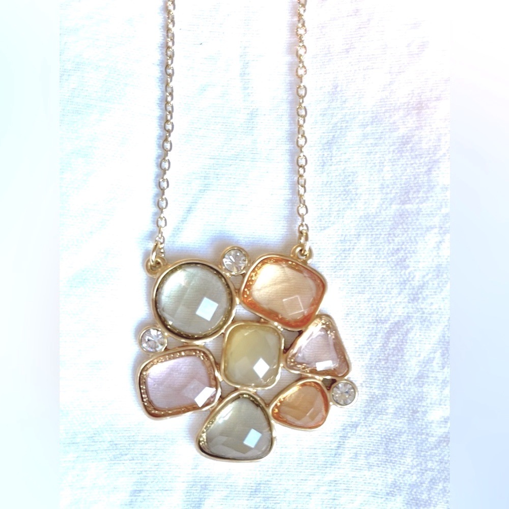 NWT! ❤️‍🔥 LOFT Necklace!